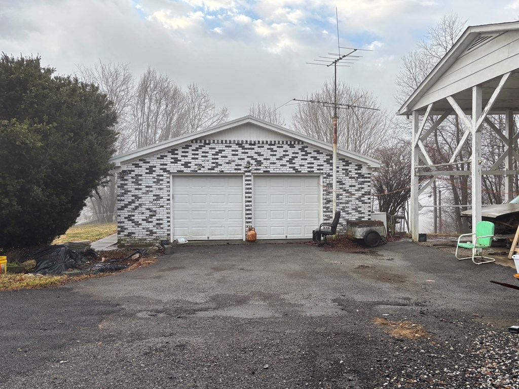 387 Hummingbird Hill