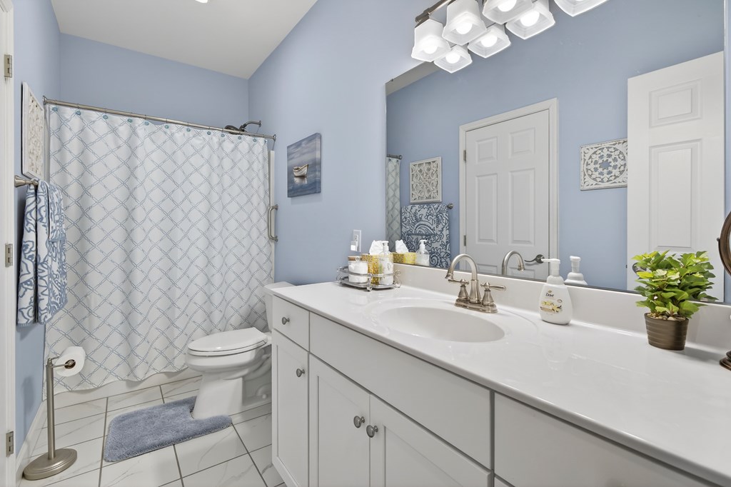 11500 Meadowood Drive