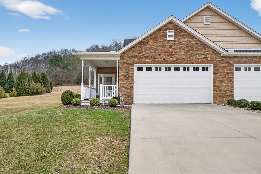 11500 Meadowood Drive