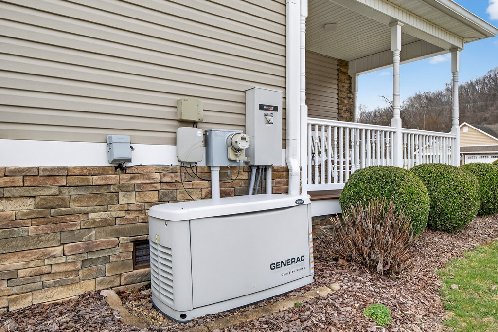 11500 Meadowood Drive