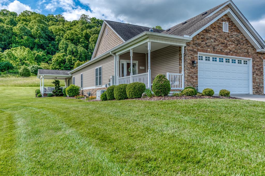 11500 Meadowood Drive