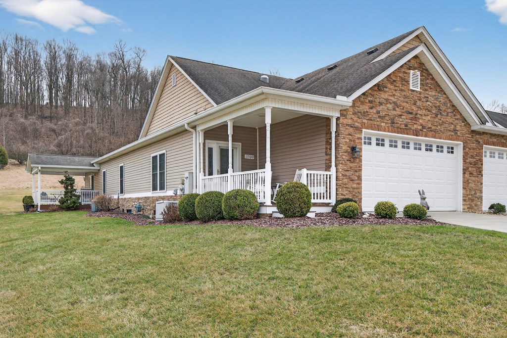 11500 Meadowood Drive