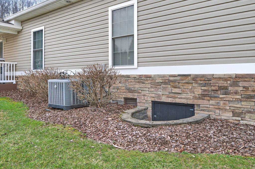 11500 Meadowood Drive