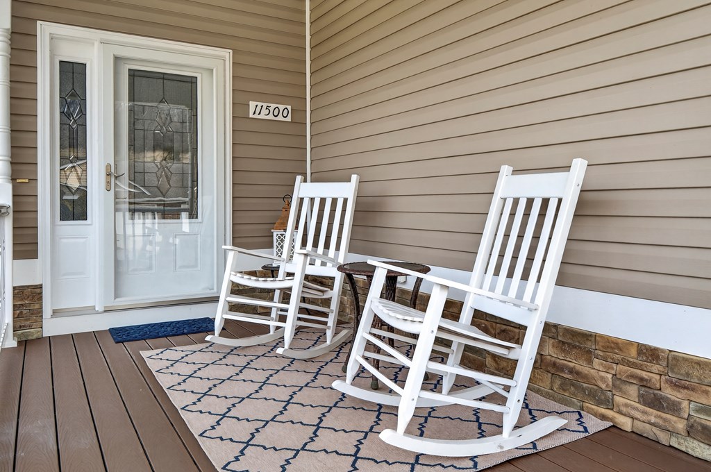 11500 Meadowood Drive