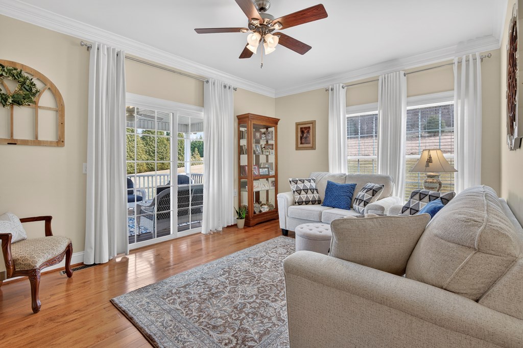 11500 Meadowood Drive