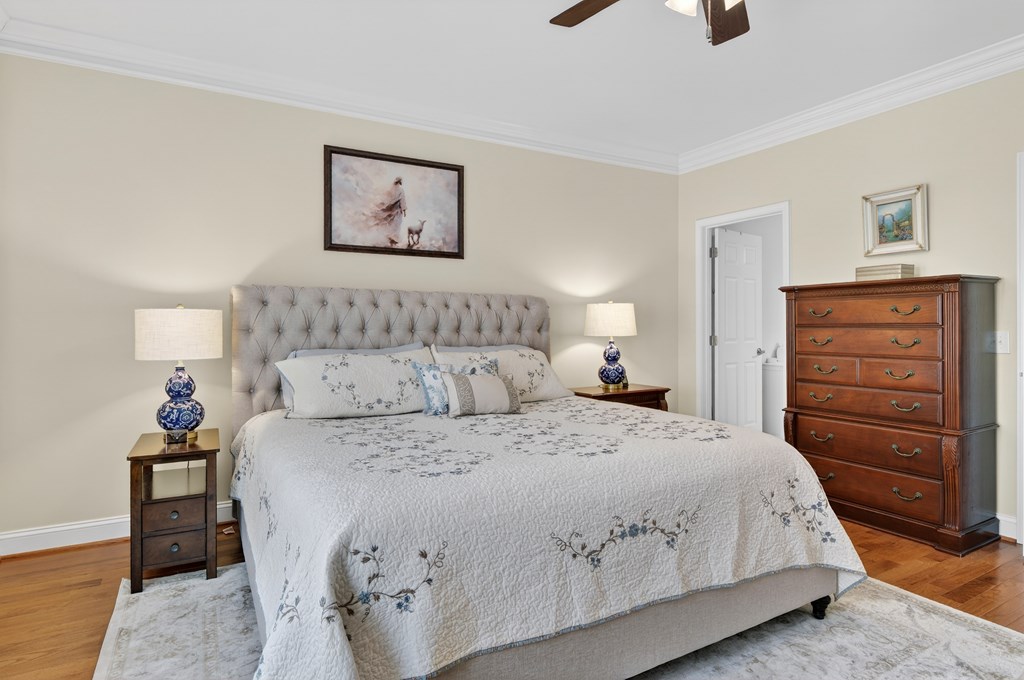 11500 Meadowood Drive