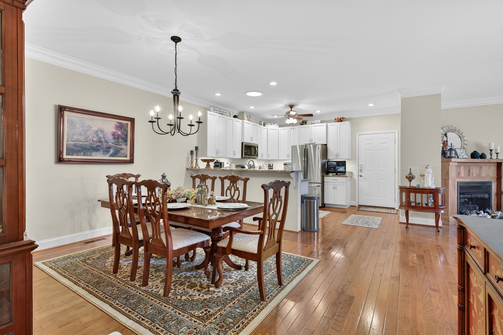 11500 Meadowood Drive