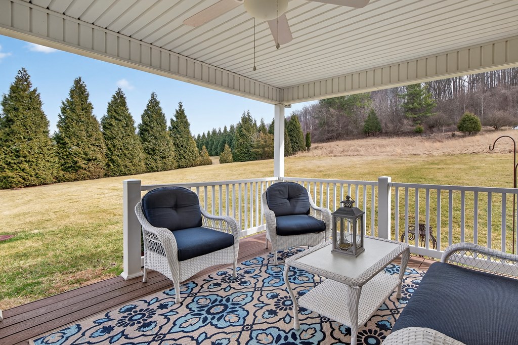 11500 Meadowood Drive