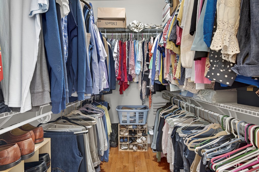 11500 Meadowood Drive