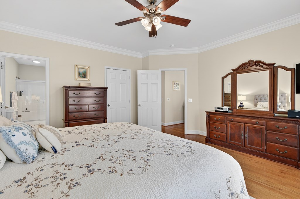 11500 Meadowood Drive