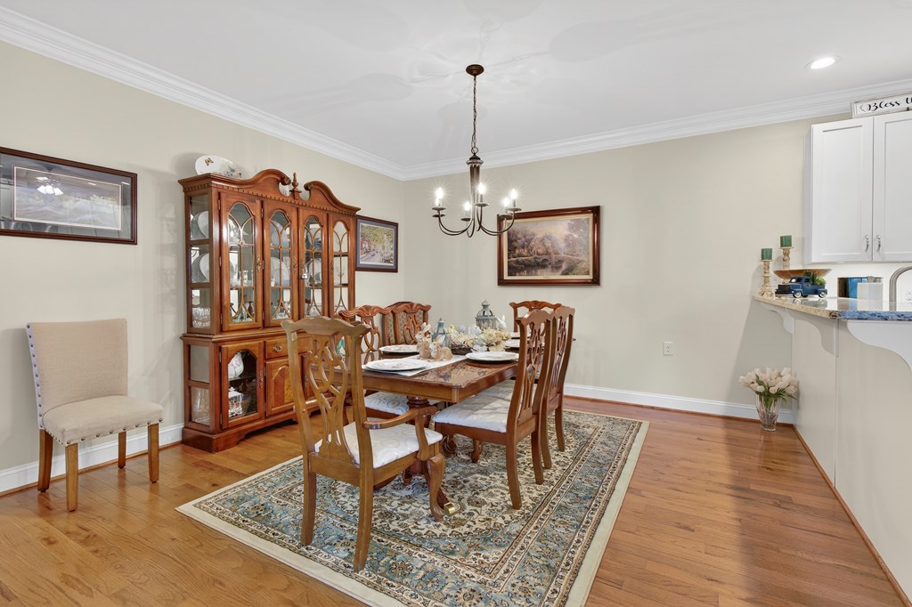 11500 Meadowood Drive