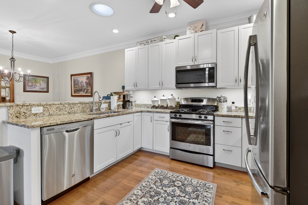 11500 Meadowood Drive