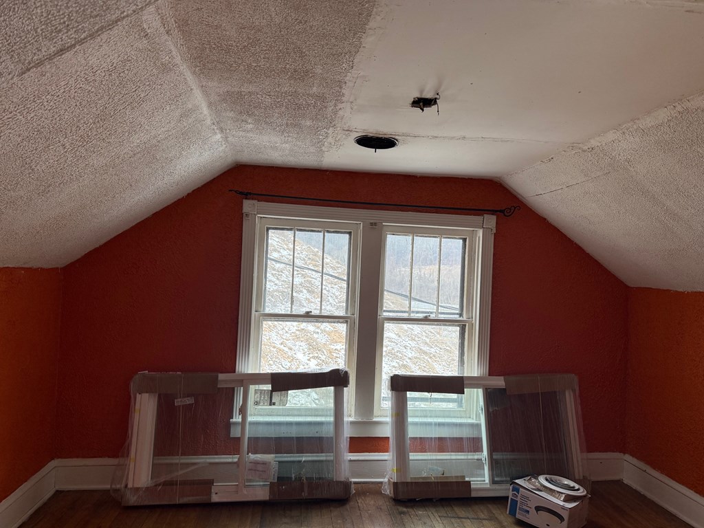 1148 Russell Hill Street