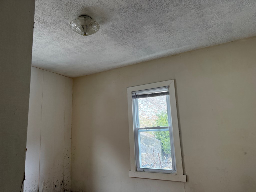 1148 Russell Hill Street