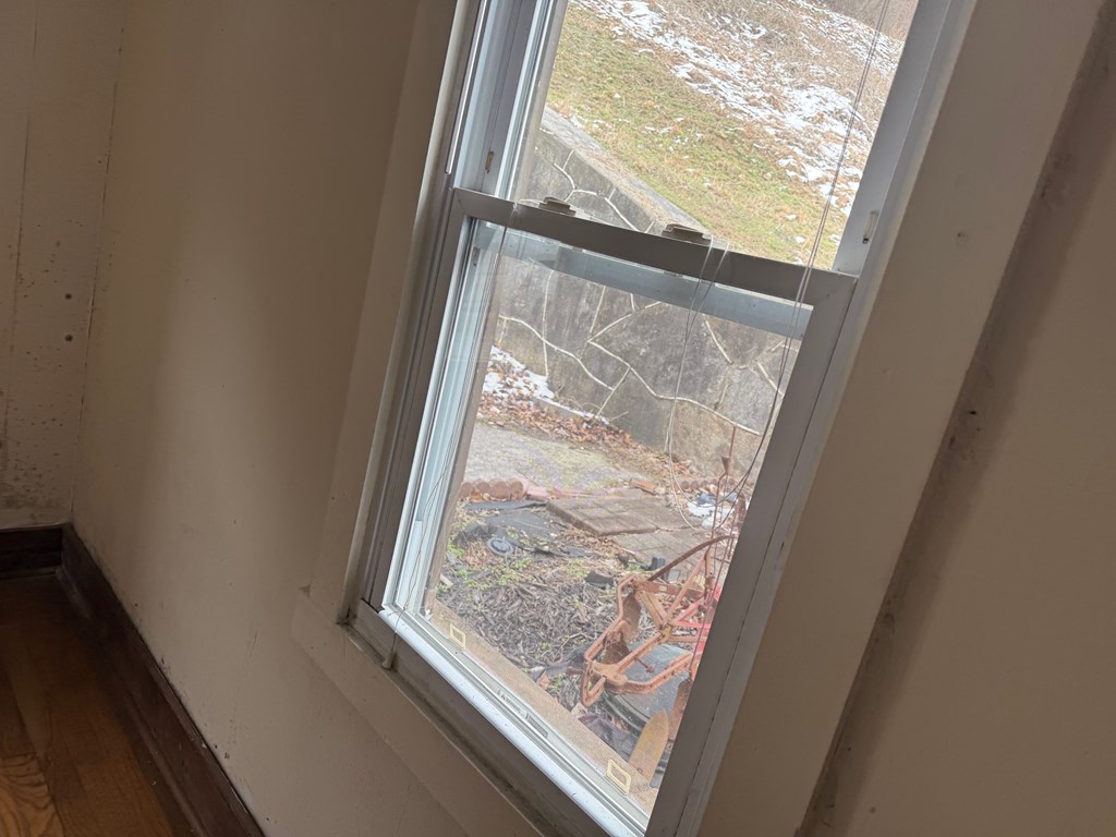 1148 Russell Hill Street