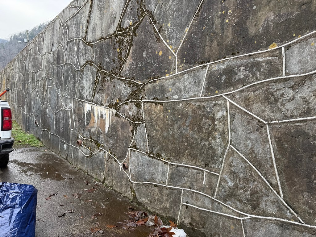 1148 Russell Hill Street