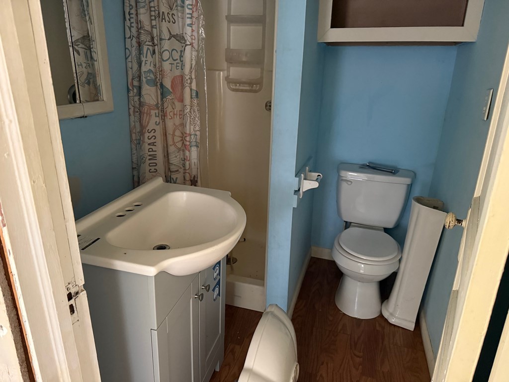 1148 Russell Hill Street