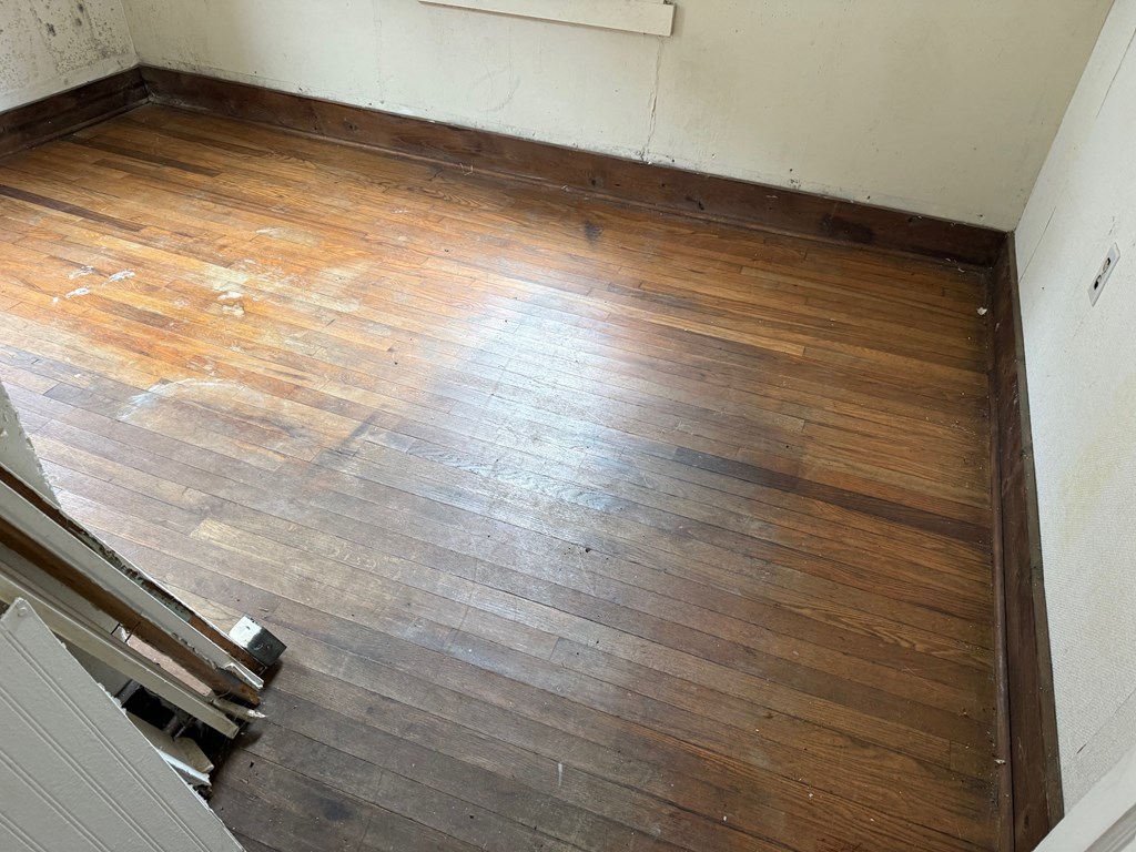 1148 Russell Hill Street