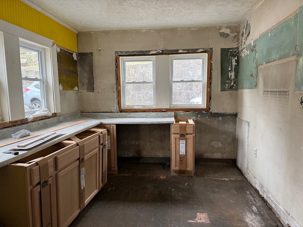 1148 Russell Hill Street