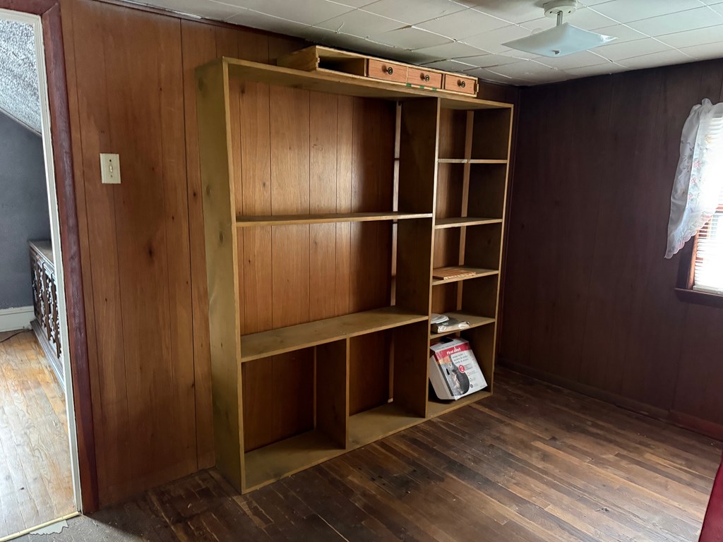 1148 Russell Hill Street