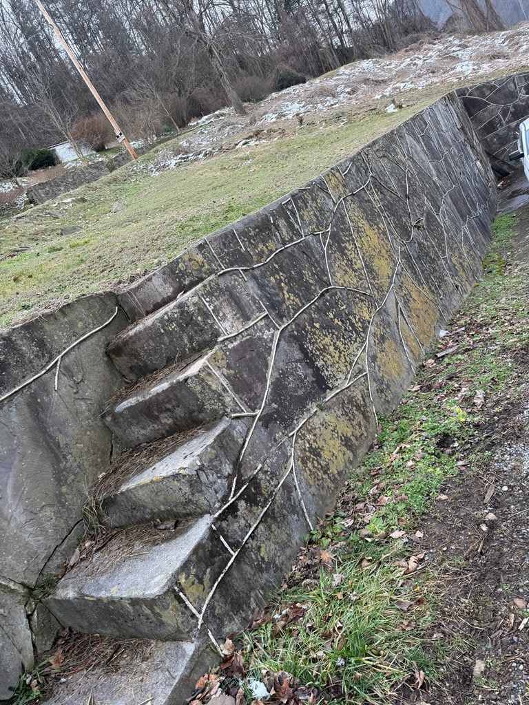 1148 Russell Hill Street