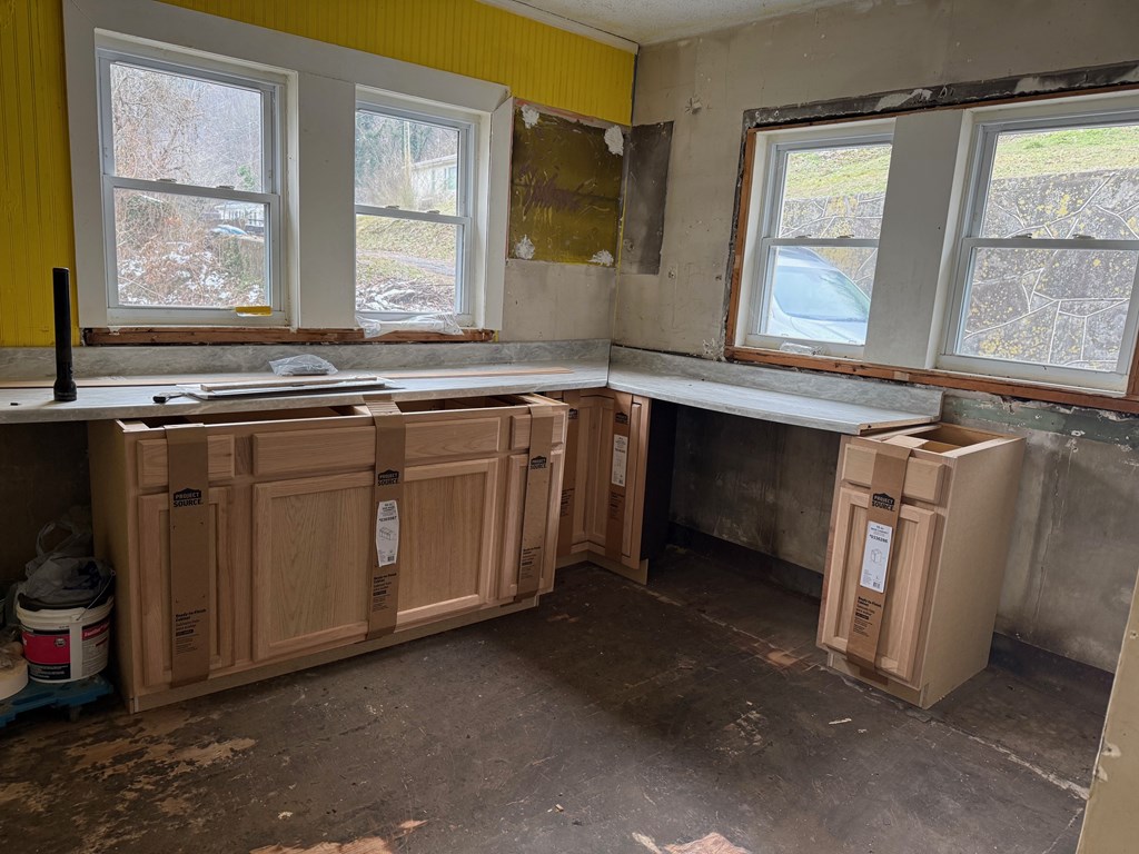 1148 Russell Hill Street