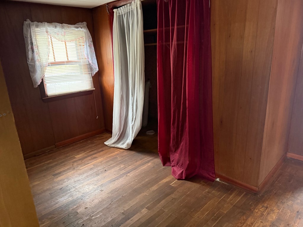 1148 Russell Hill Street