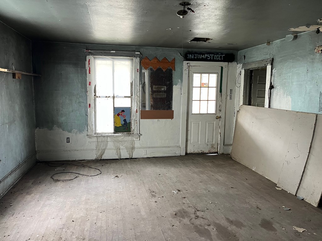 910 W Main Street