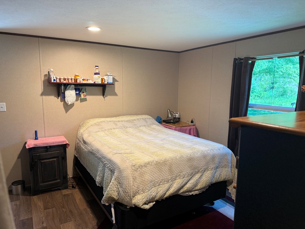 35 Thompson Creek Rd