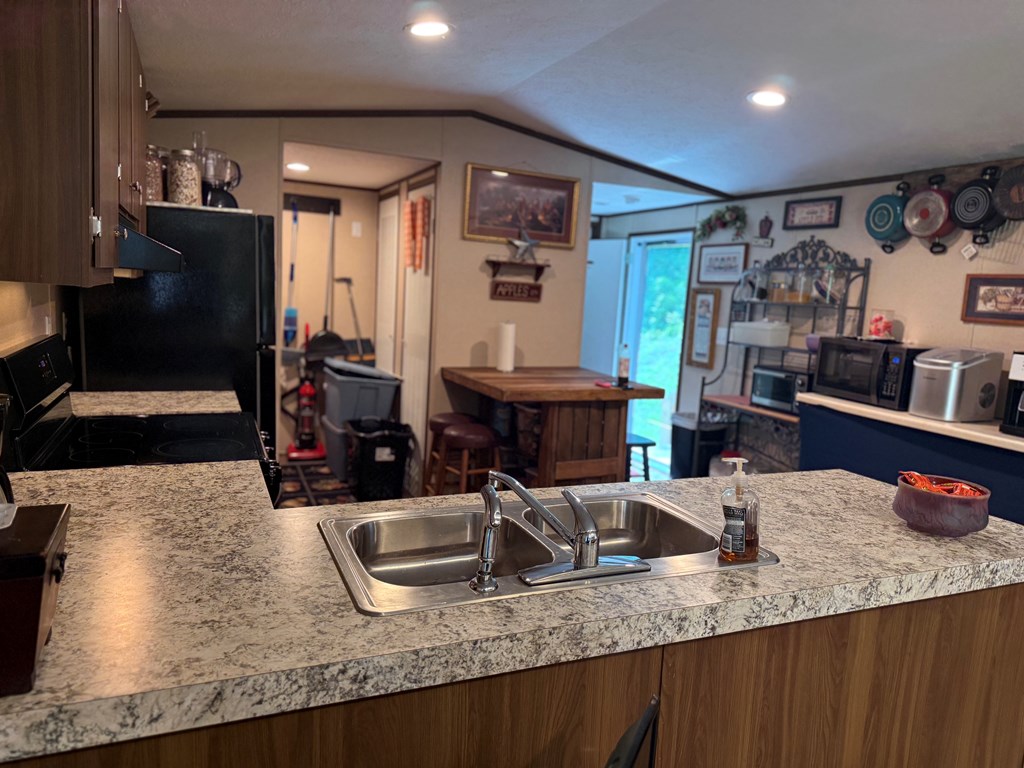 35 Thompson Creek Rd