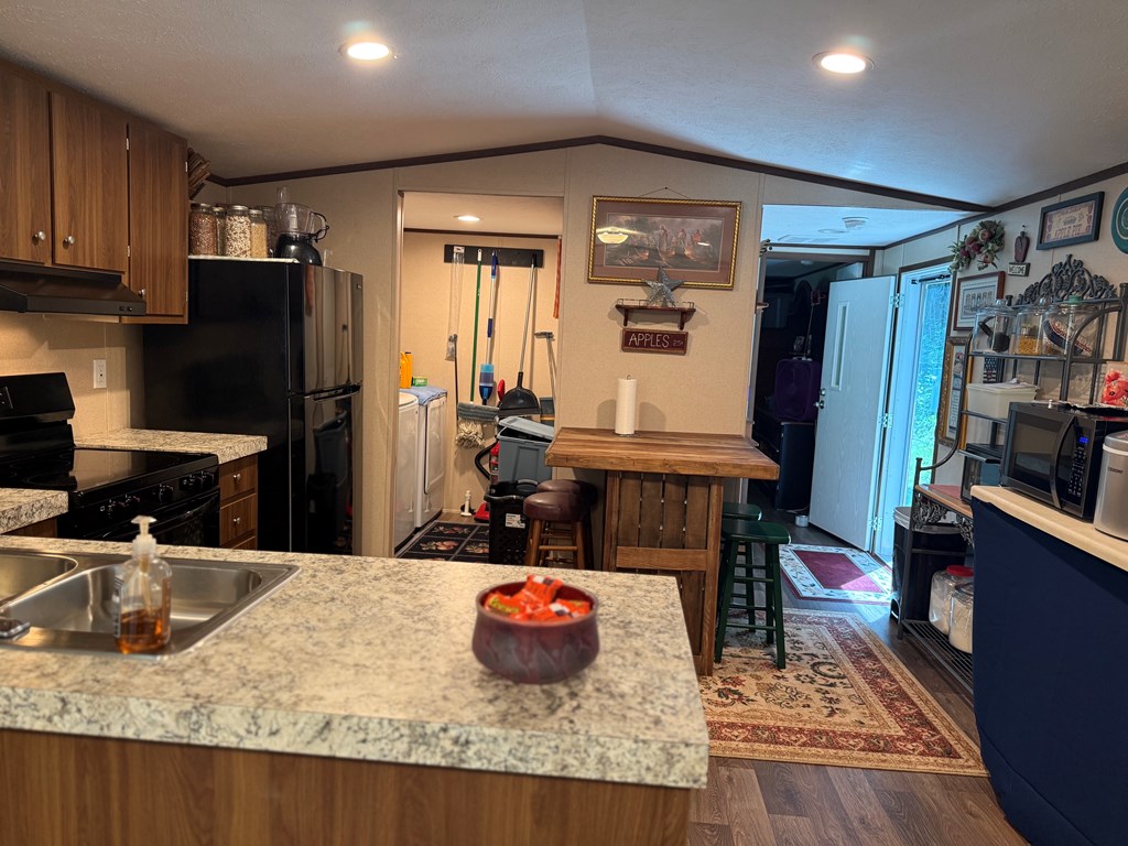 35 Thompson Creek Rd