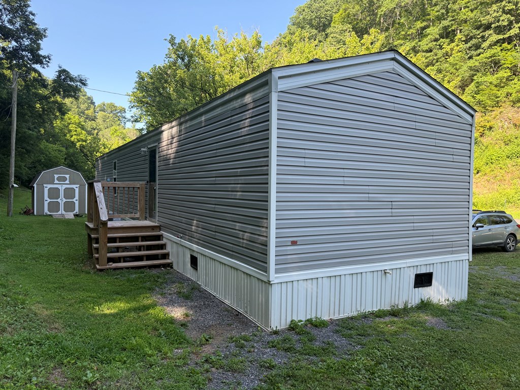 35 Thompson Creek Rd