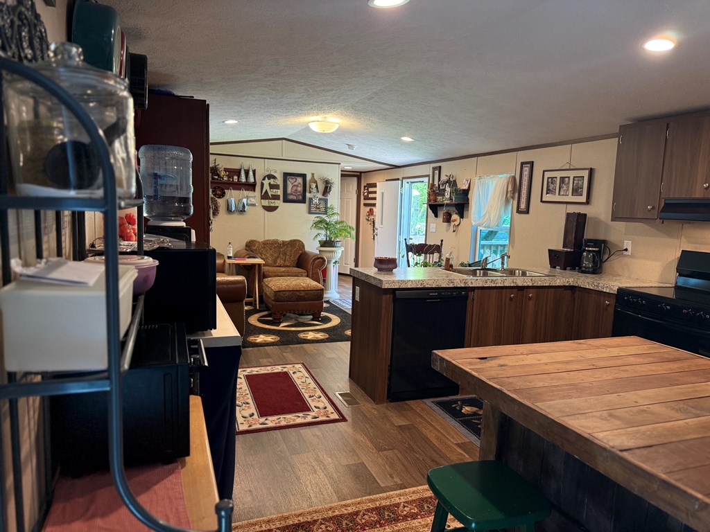 35 Thompson Creek Rd