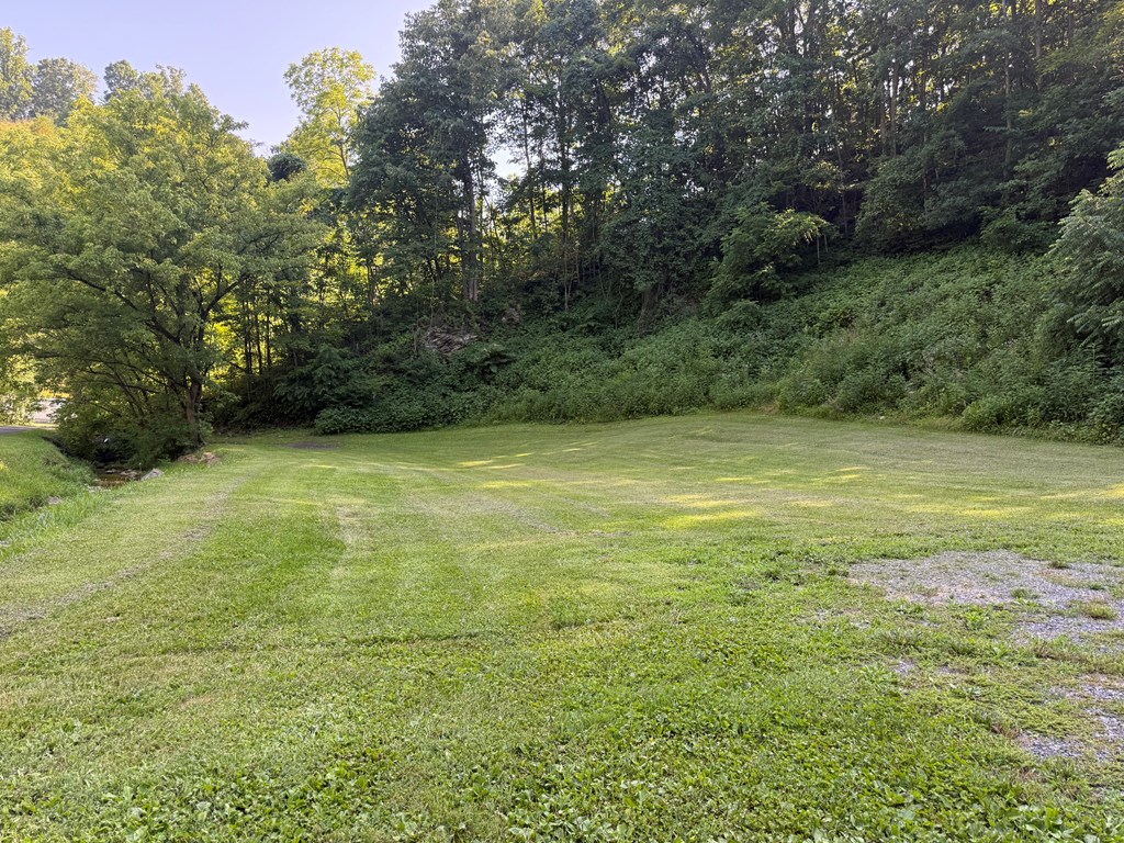 35 Thompson Creek Rd