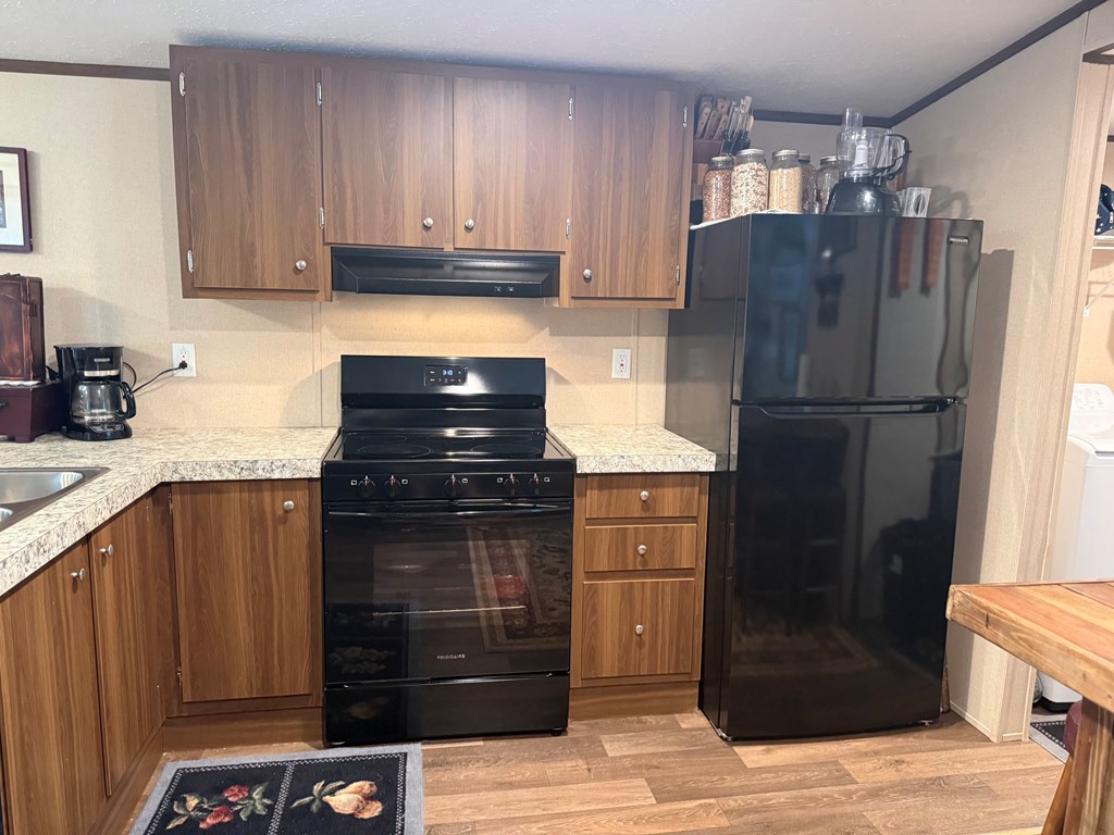 35 Thompson Creek Rd