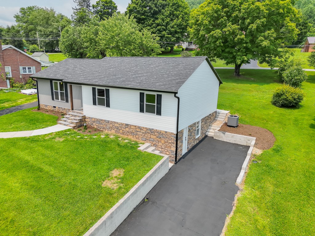 204 E Banner St