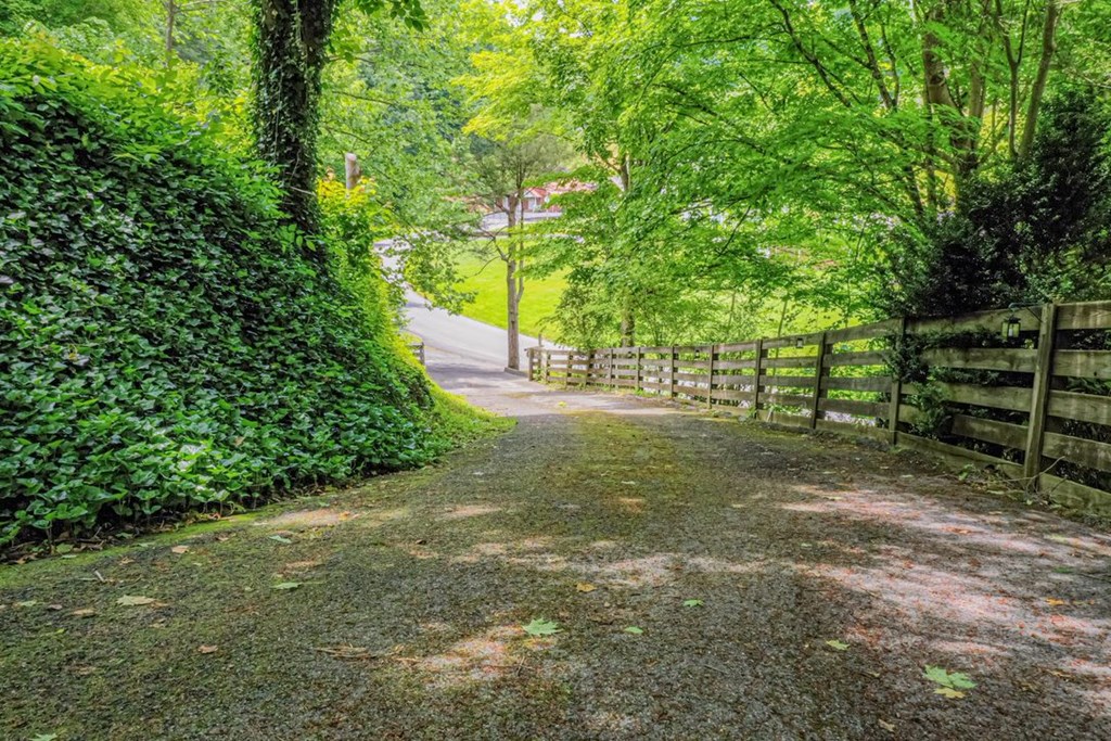 2477 Leemaster Drive