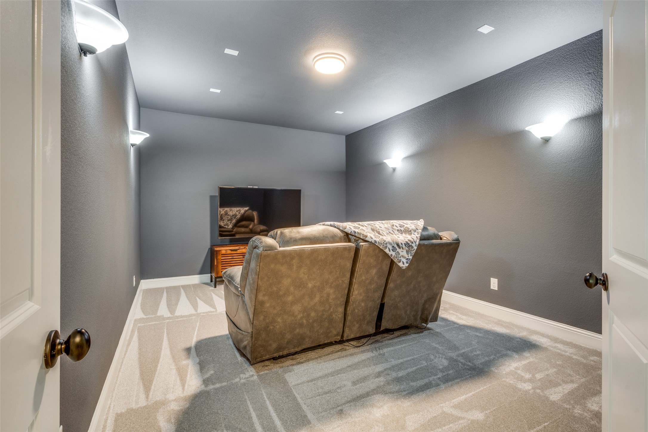 2801 Winchester Avenue