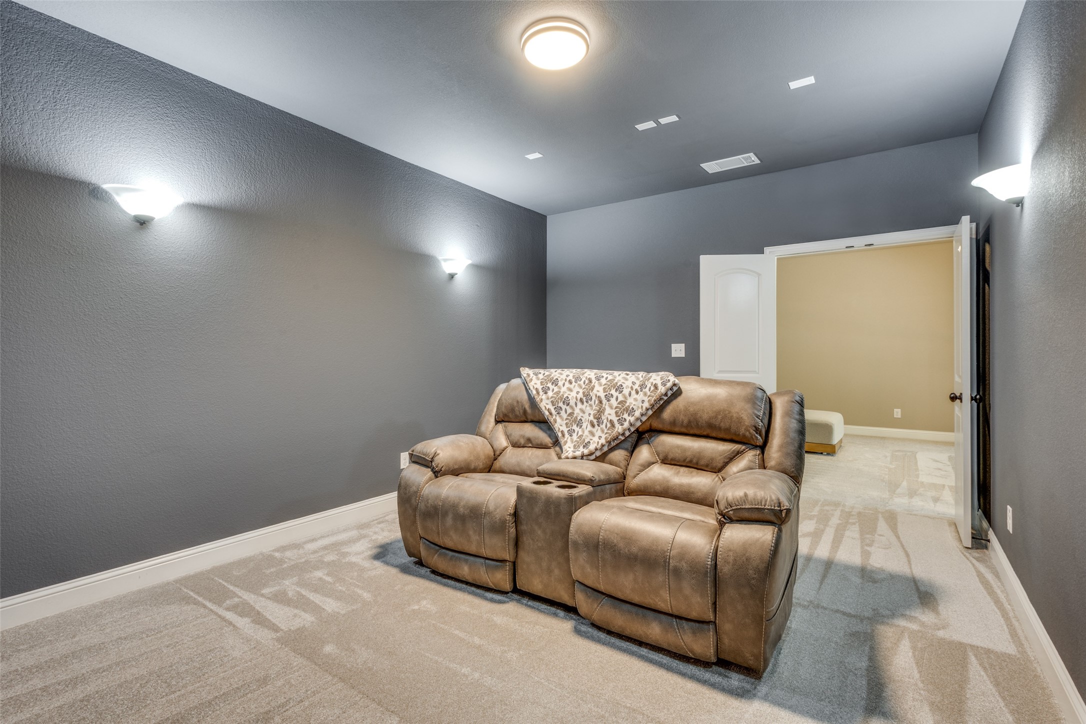 2801 Winchester Avenue