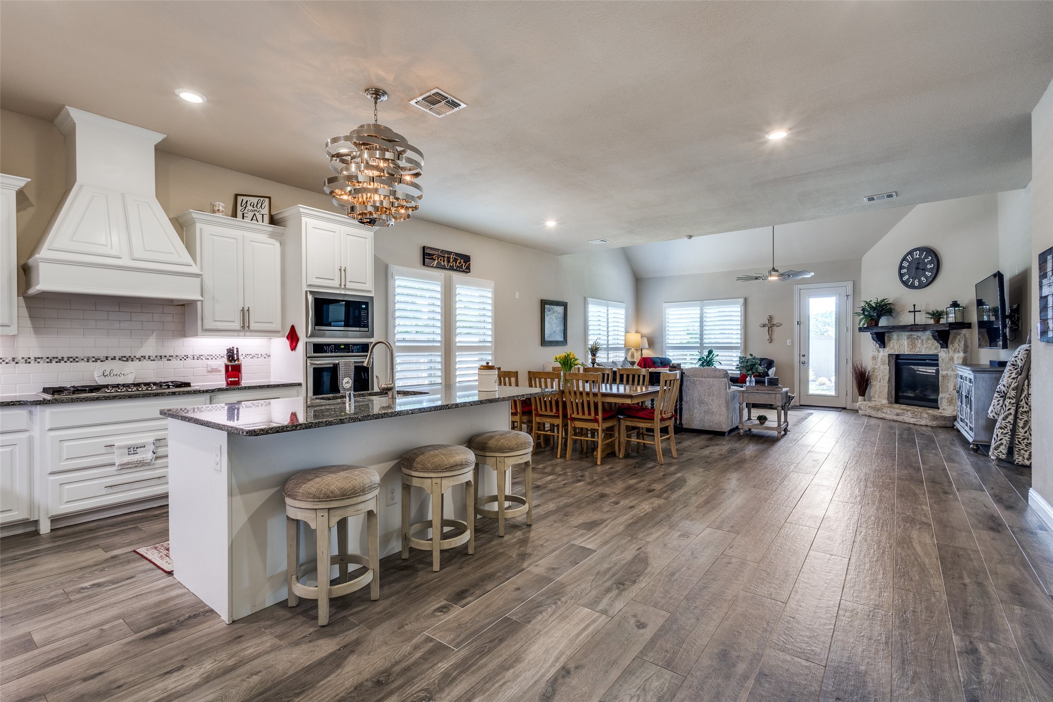 7701 Caddo Cove