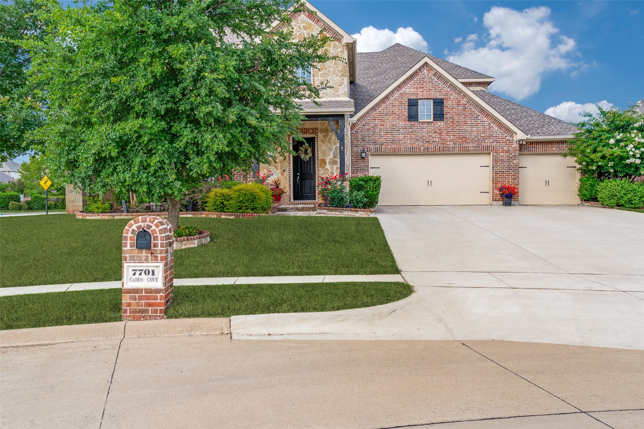 7701 Caddo Cove