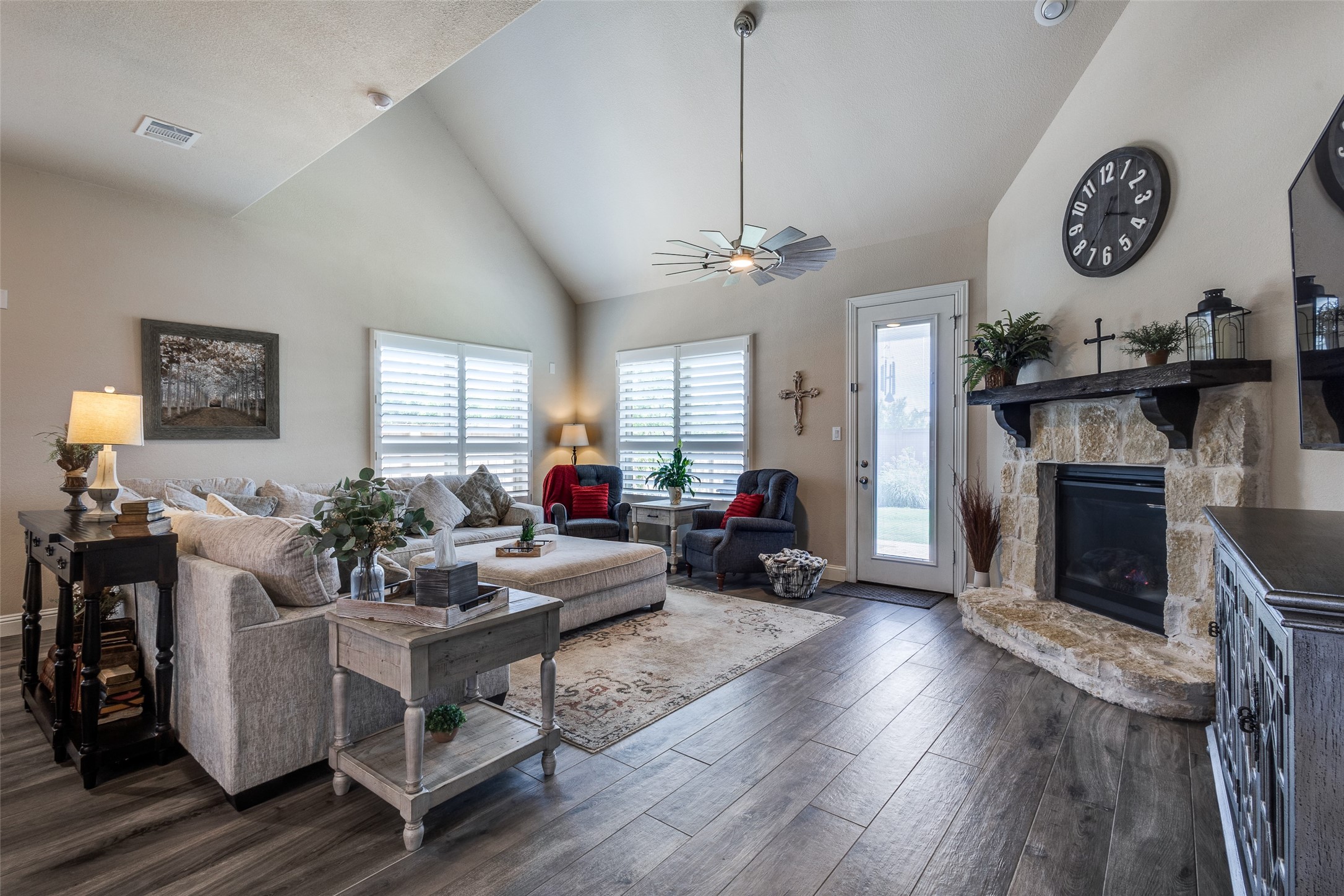 7701 Caddo Cove