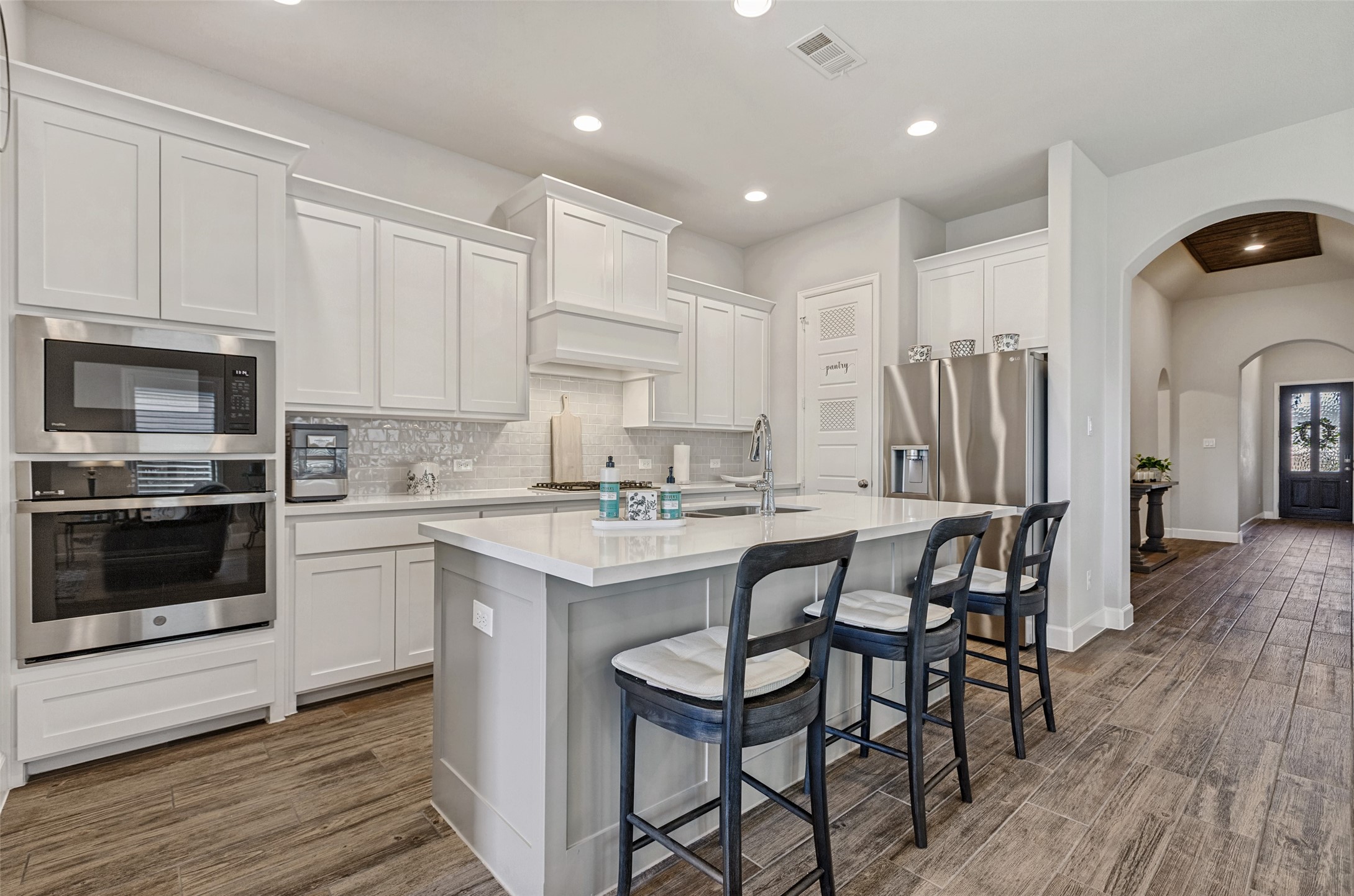 8212 San Bernard Trail