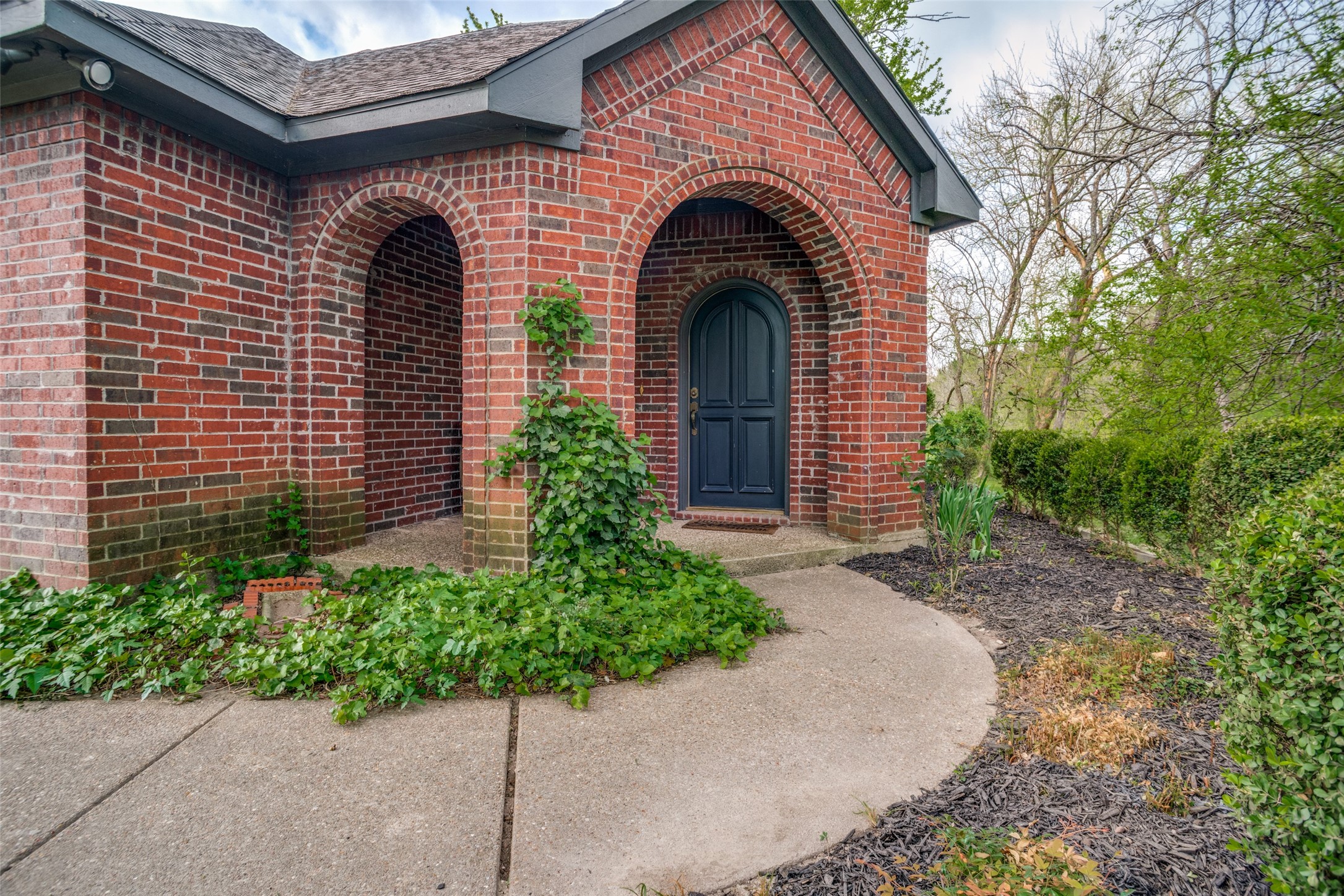 305 Cedar Hill Circle