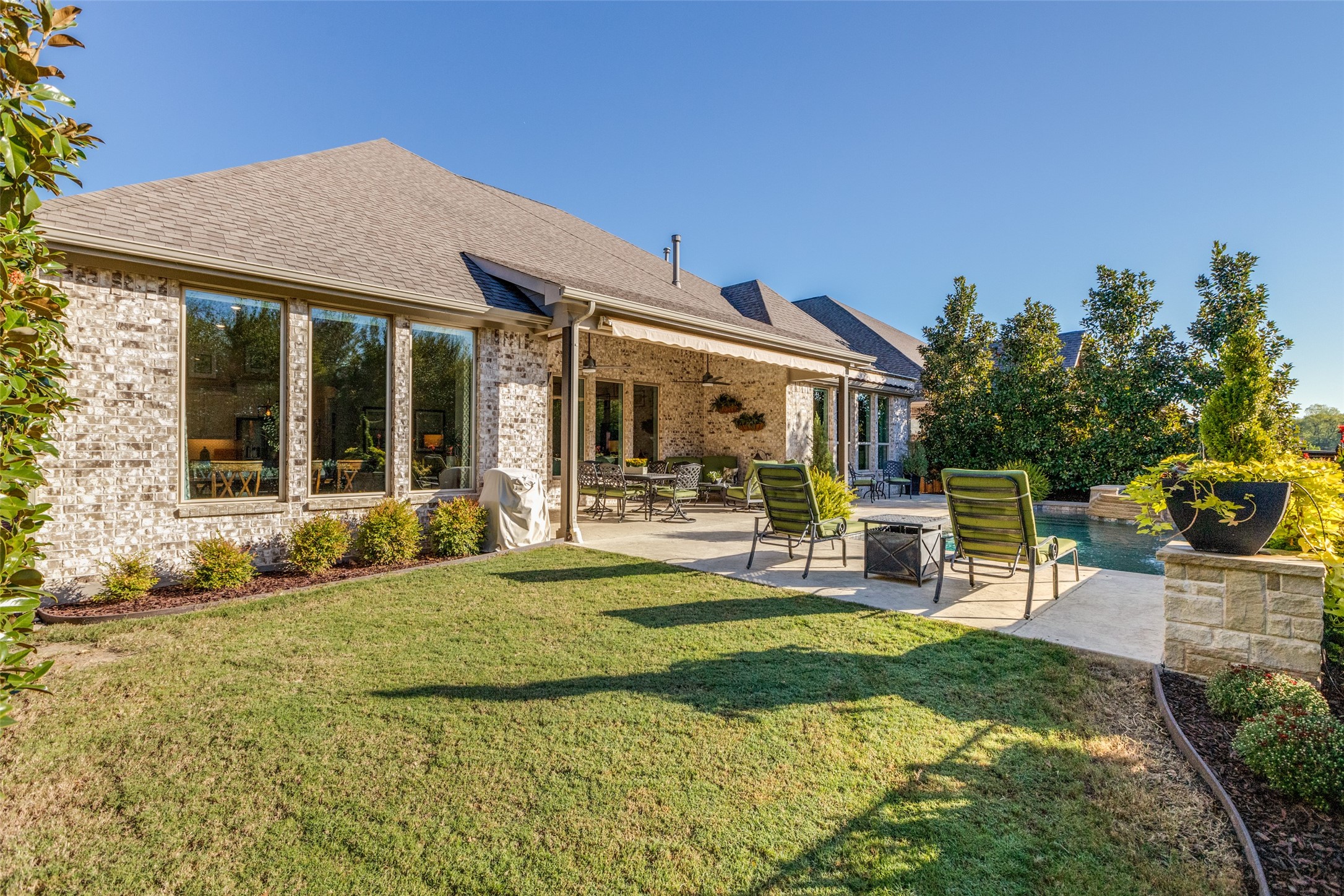 7404 River Park Drive