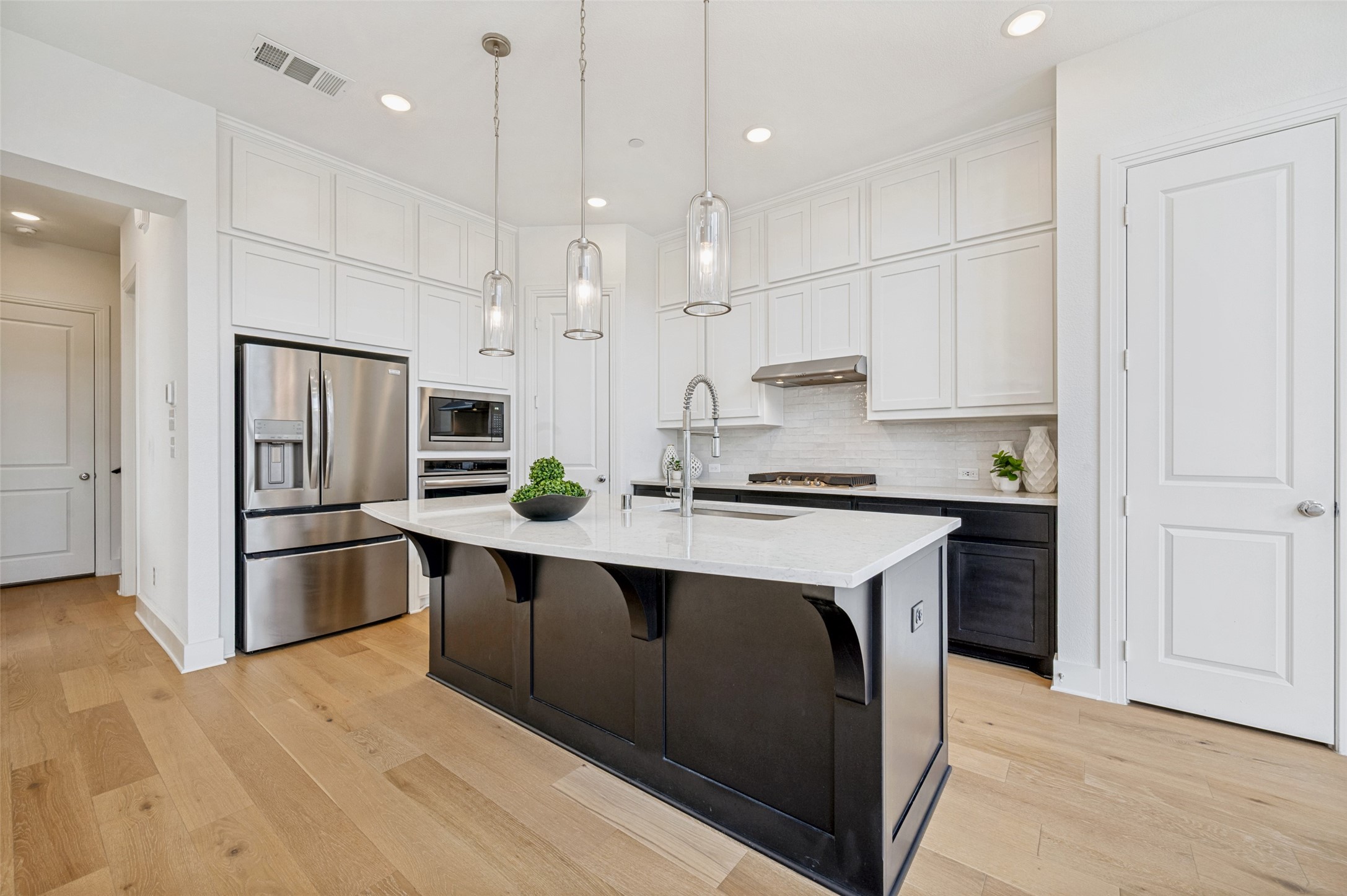 8117 Yellow Brick Pass