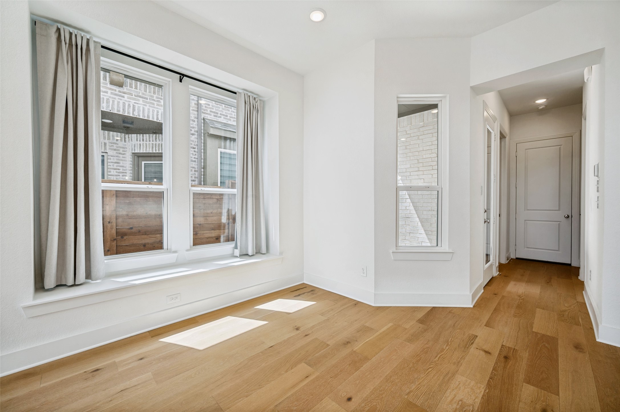 8117 Yellow Brick Pass