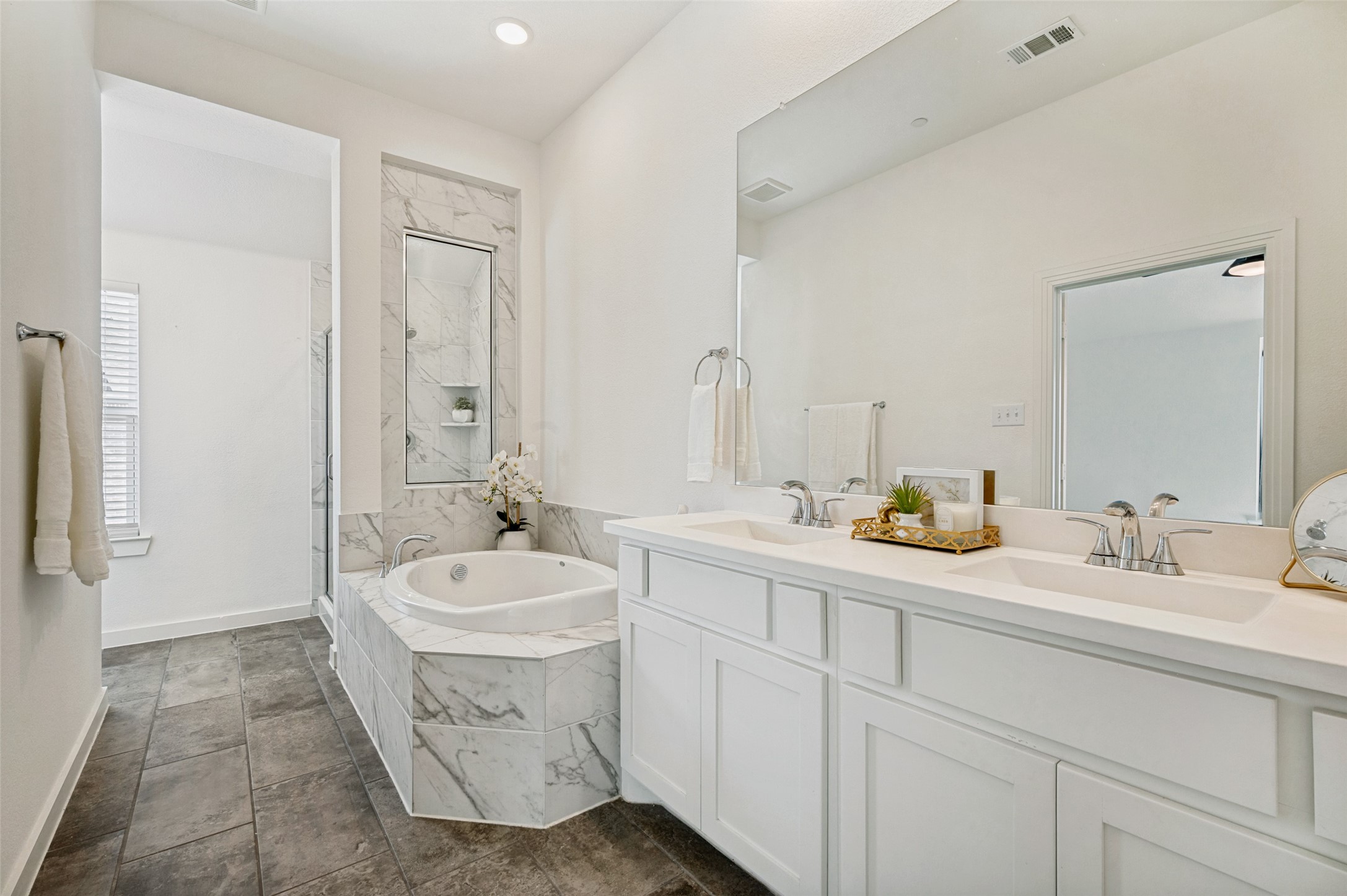 8117 Yellow Brick Pass