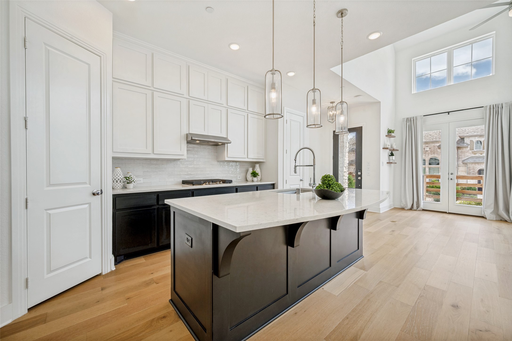 8117 Yellow Brick Pass