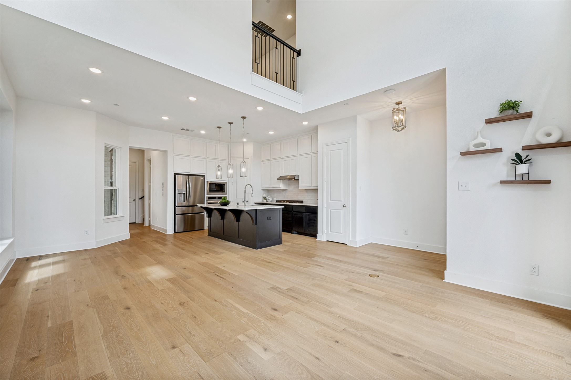 8117 Yellow Brick Pass